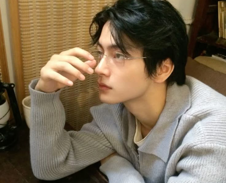 4 thay đổi trên khuôn mặt là CẢNH BÁO SỚM của bệnh ung thư, có người soi gương ngày mấy lần mà không nhận ra- Ảnh 1.