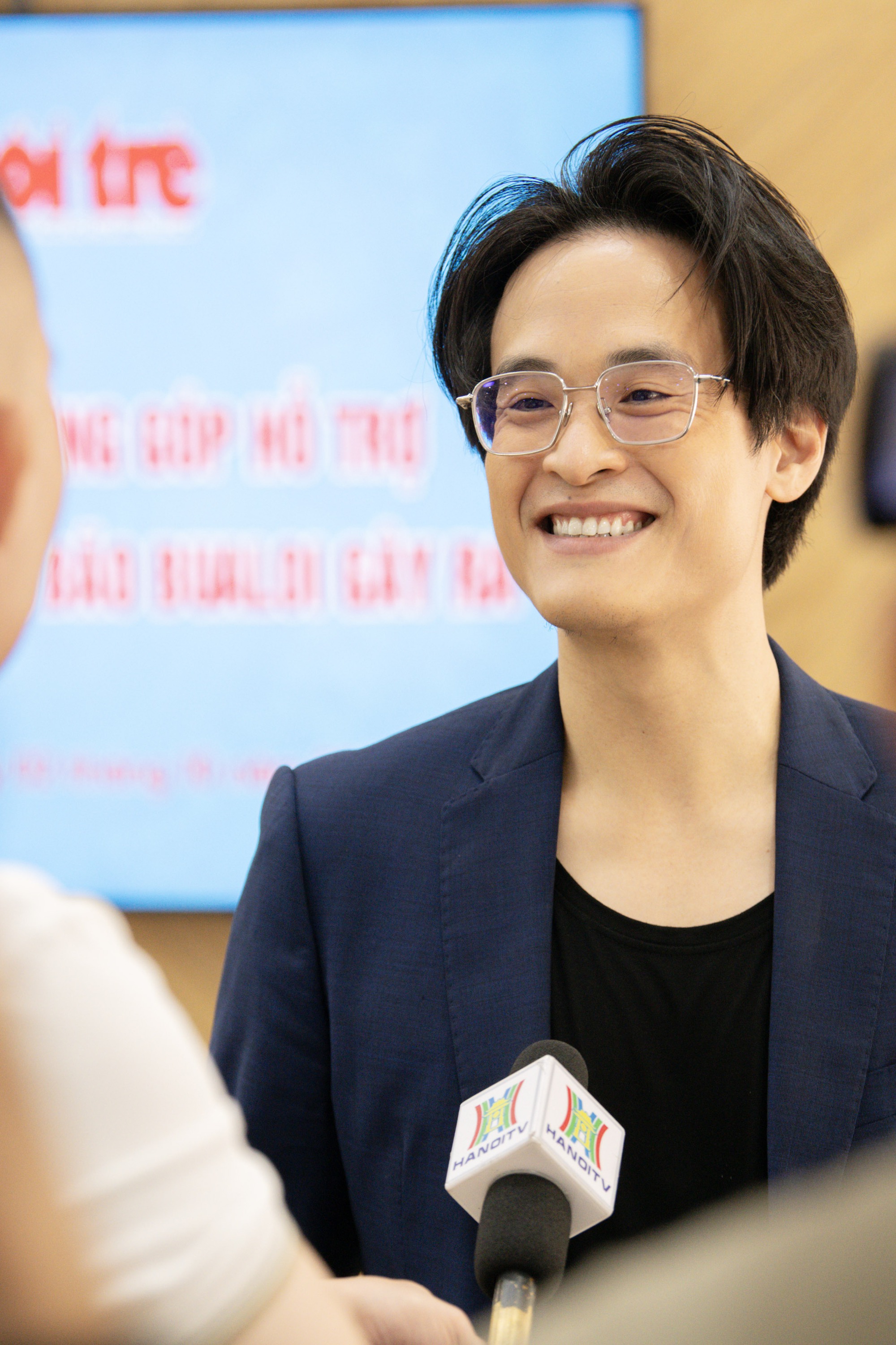 Hà Anh Tuấn góp 1,3 tỷ, Đông Nhi - Lan Ngọc và dàn sao tiếp tục chung tay khắc phục hậu quả bão số 10- Ảnh 2. Hà Anh Tuấn góp 1,3 tỷ, Đông Nhi - Lan Ngọc và dàn sao tiếp tục chung tay khắc phục hậu quả bão số 10- Ảnh 2.