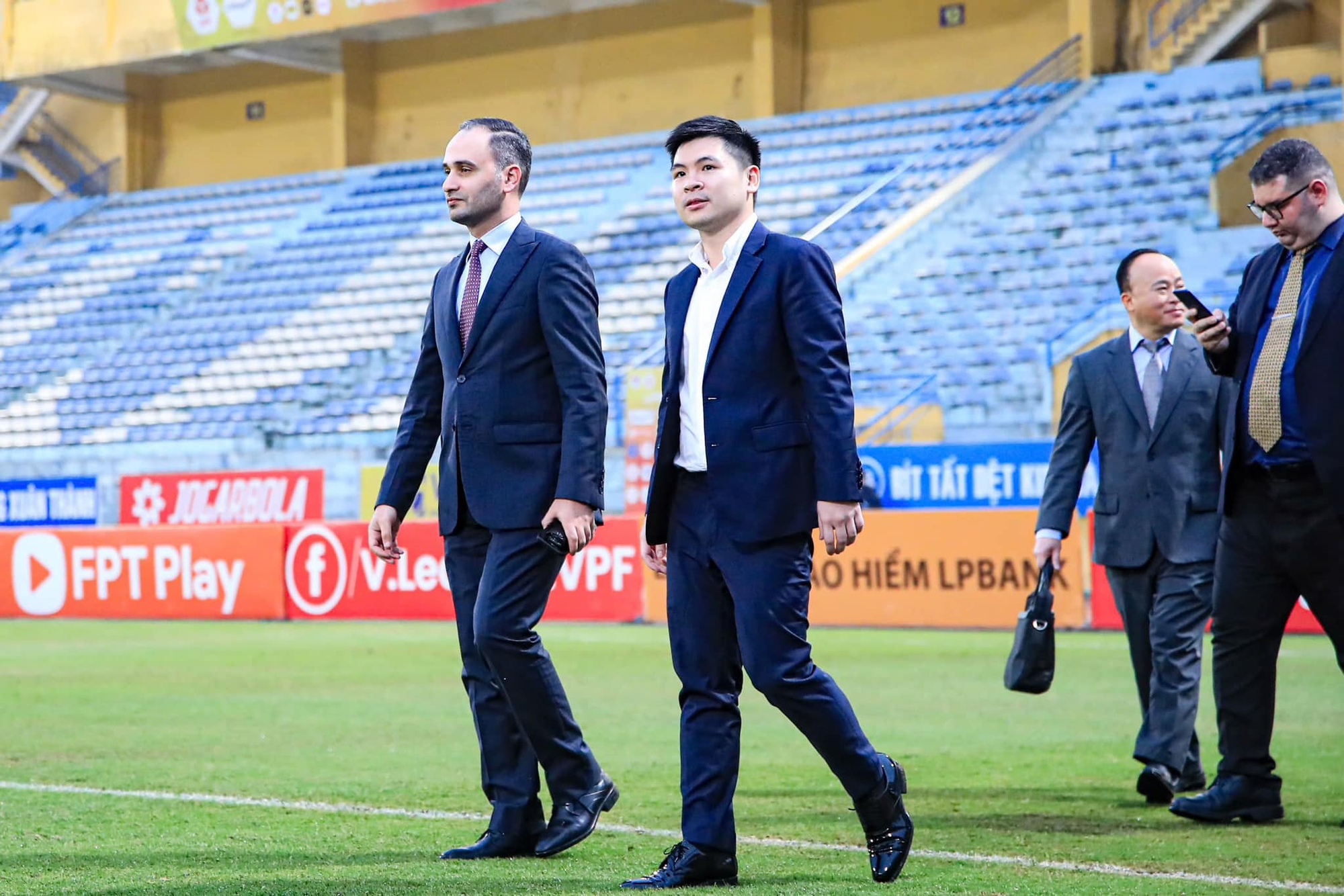 Hồ sơ tài sản khủng phía sau các "tài phiệt" cưới Hoa, Á hậu - Ảnh 5. Hồ sơ tài sản khủng phía sau các "tài phiệt" cưới Hoa, Á hậu - Ảnh 5.