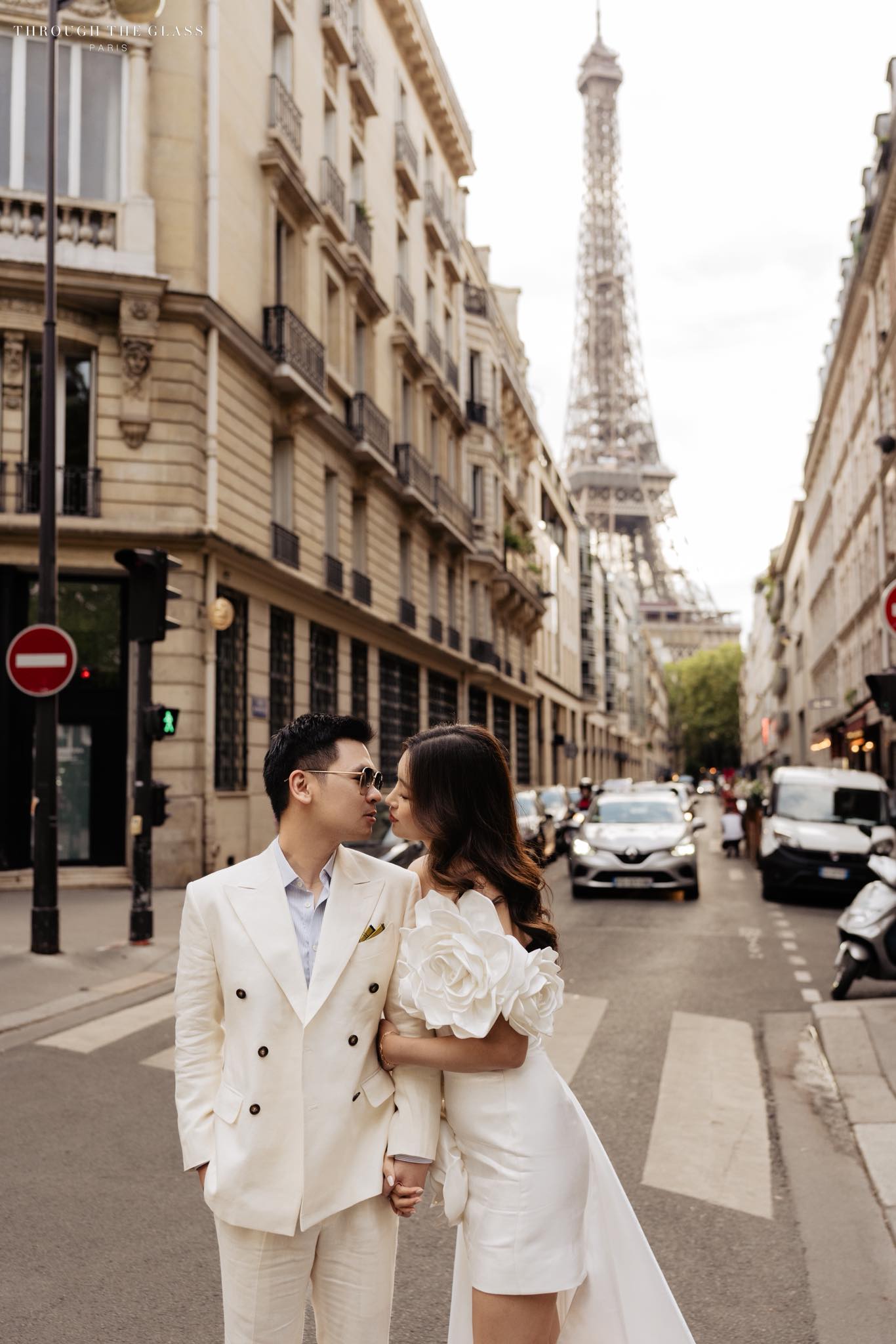 Hồ sơ tài sản khủng phía sau các "tài phiệt" cưới Hoa, Á hậu - Ảnh 2. Hồ sơ tài sản khủng phía sau các "tài phiệt" cưới Hoa, Á hậu - Ảnh 2.