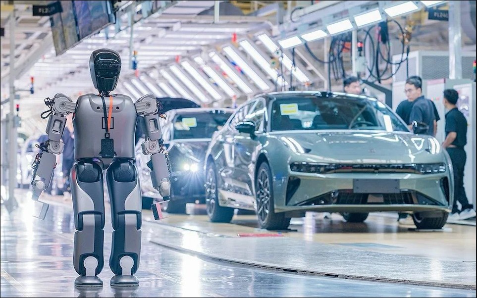 Lãnh đạo phương Tây 'sốc nặng' khi thăm nhà máy Trung Quốc: Không bóng người, chỉ toàn thứ lạ lùng này- Ảnh 4. Lãnh đạo phương Tây 'sốc nặng' khi thăm nhà máy Trung Quốc: Không bóng người, chỉ toàn thứ lạ lùng này- Ảnh 4.