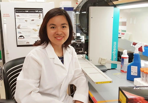 Một nhân vật trong bức ảnh chụp gần 25 năm trước sở hữu profile cực đỉnh: Giờ là PGS.TS, cống hiến cho y học nhân loại - Ảnh 2.