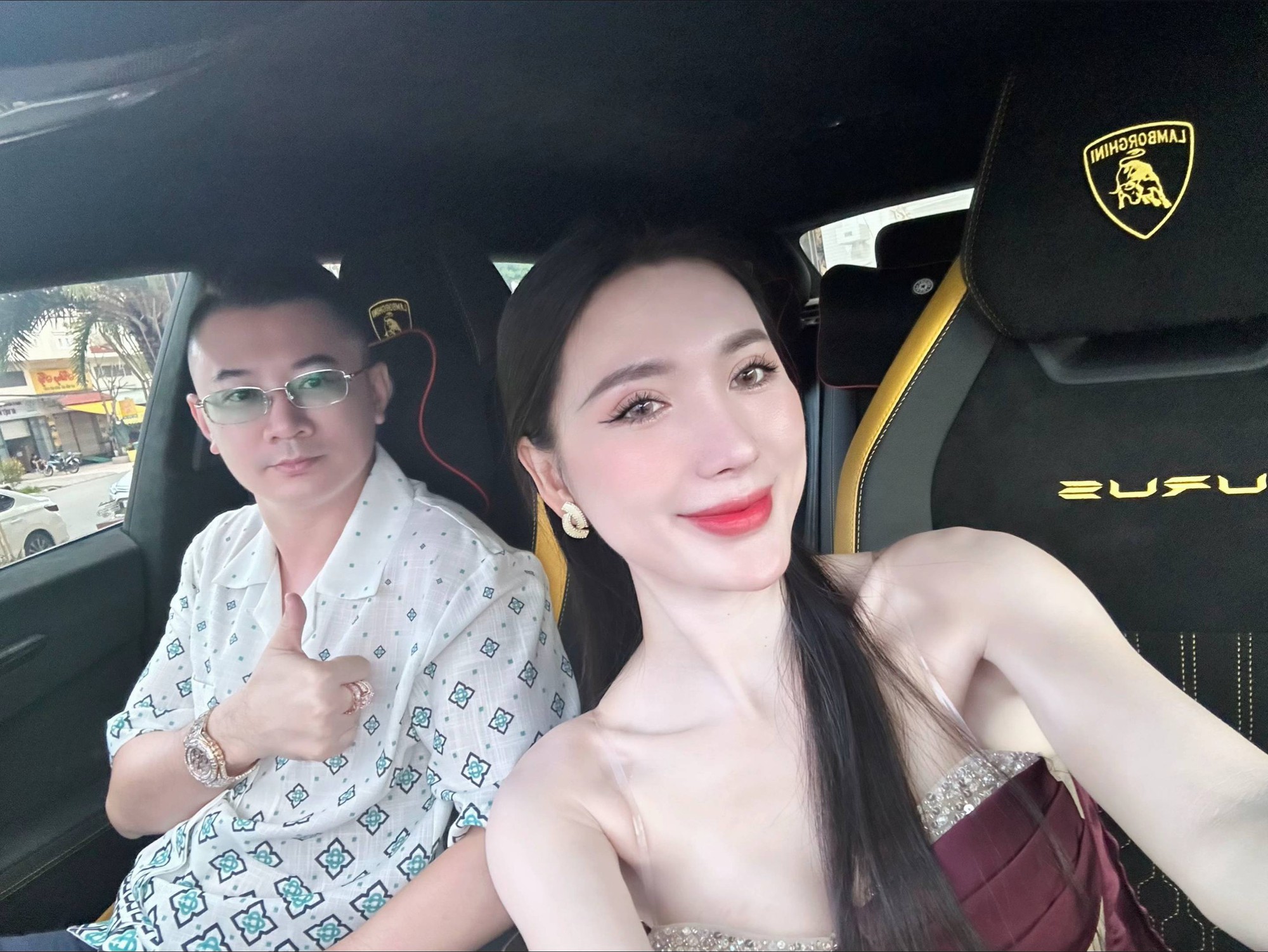 Ngân Collagen bác tin đồn “đi Campuchia”, chồng gọi điện trình báo vì đám đông kéo đến biệt thự 500 tỷ- Ảnh 4. Ngân Collagen bác tin đồn “đi Campuchia”, chồng gọi điện trình báo vì đám đông kéo đến biệt thự 500 tỷ- Ảnh 4.