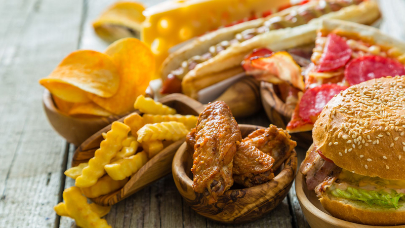 Người bị nhồi máu não đừng vội kiêng thịt mỡ: 5 "kẻ thù" thật sự nằm ngay trong bếp nhà bạn! - Ảnh 2. Người bị nhồi máu não đừng vội kiêng thịt mỡ: 5 "kẻ thù" thật sự nằm ngay trong bếp nhà bạn! - Ảnh 2.