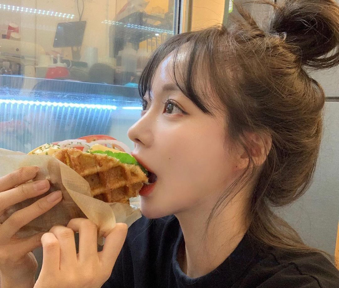 9 thực phẩm nằm trong "danh sách đen" khi ăn sáng của bác sĩ tim mạch: Nhiều người Việt mê - Ảnh 1.