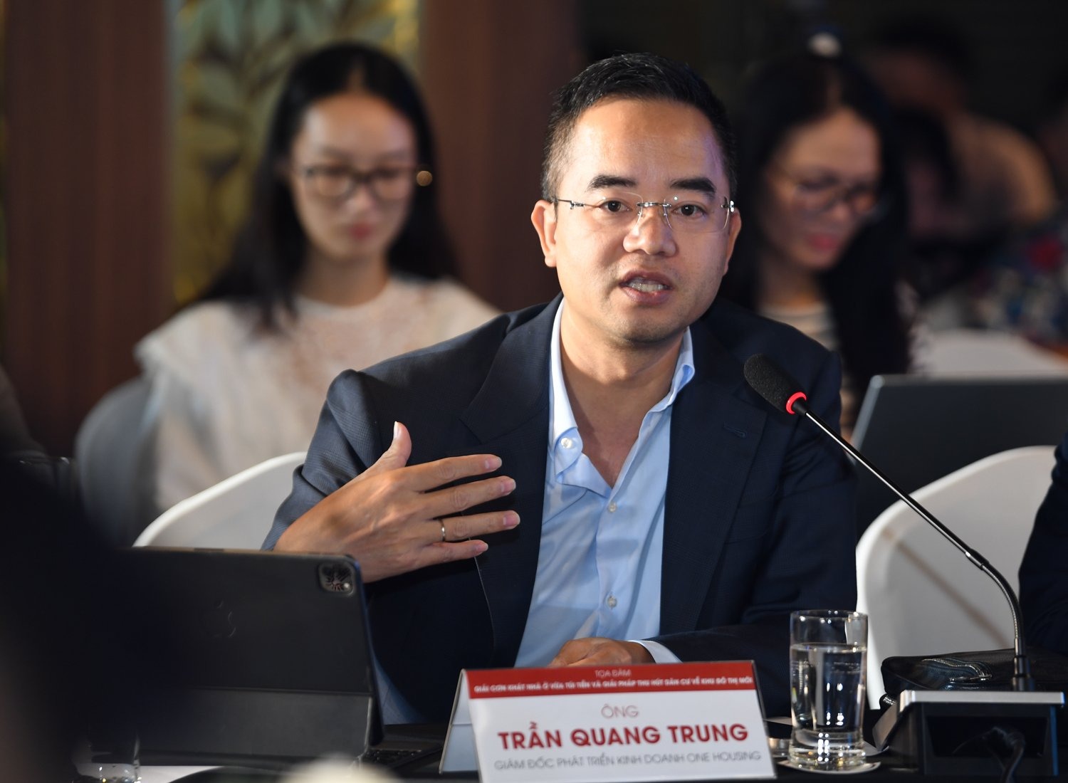 Giá chung cư đang cao kỷ lục, nhiều người cho rằng nên "ghìm" giá phân khúc cao cấp xuống để kéo giá nhà giảm? - Ảnh 1. Giá chung cư đang cao kỷ lục, nhiều người cho rằng nên "ghìm" giá phân khúc cao cấp xuống để kéo giá nhà giảm? - Ảnh 1.