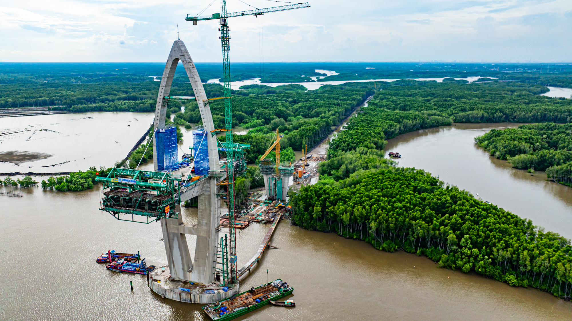 Toàn cảnh cầu 5.000 tỷ đang thành hình, kết nối điểm nóng bất động sản với cụm cảng lớn thứ 2 Việt Nam- Ảnh 12. Toàn cảnh cầu 5.000 tỷ đang thành hình, kết nối điểm nóng bất động sản với cụm cảng lớn thứ 2 Việt Nam- Ảnh 12.