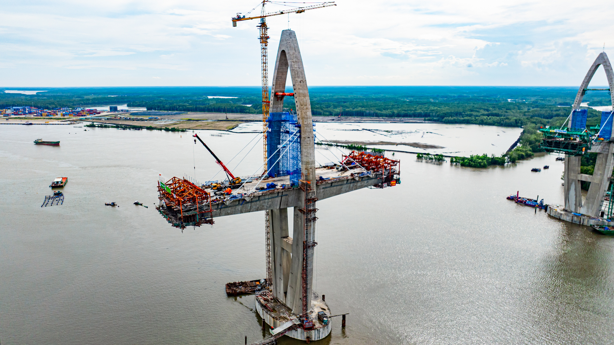 Toàn cảnh cầu 5.000 tỷ đang thành hình, kết nối điểm nóng bất động sản với cụm cảng lớn thứ 2 Việt Nam- Ảnh 7. Toàn cảnh cầu 5.000 tỷ đang thành hình, kết nối điểm nóng bất động sản với cụm cảng lớn thứ 2 Việt Nam- Ảnh 7.