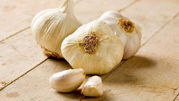 Chàng trai 28 tuổi bị viêm thận, ăn tỏi mỗi ngày, 5 tháng sau tái khám khiến bác sĩ sững sờ- Ảnh 2.