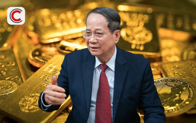 PGS.TS Ngô Trí Long: Ổn định thị trường vàng không phải là chăm chăm đi giảm giá vàng - Ảnh 1.