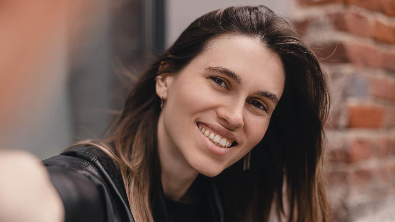 Những người luôn ổn dù cuộc sống có ra sao thường sở hữu 11 đặc điểm hiếm có này- Ảnh 1.