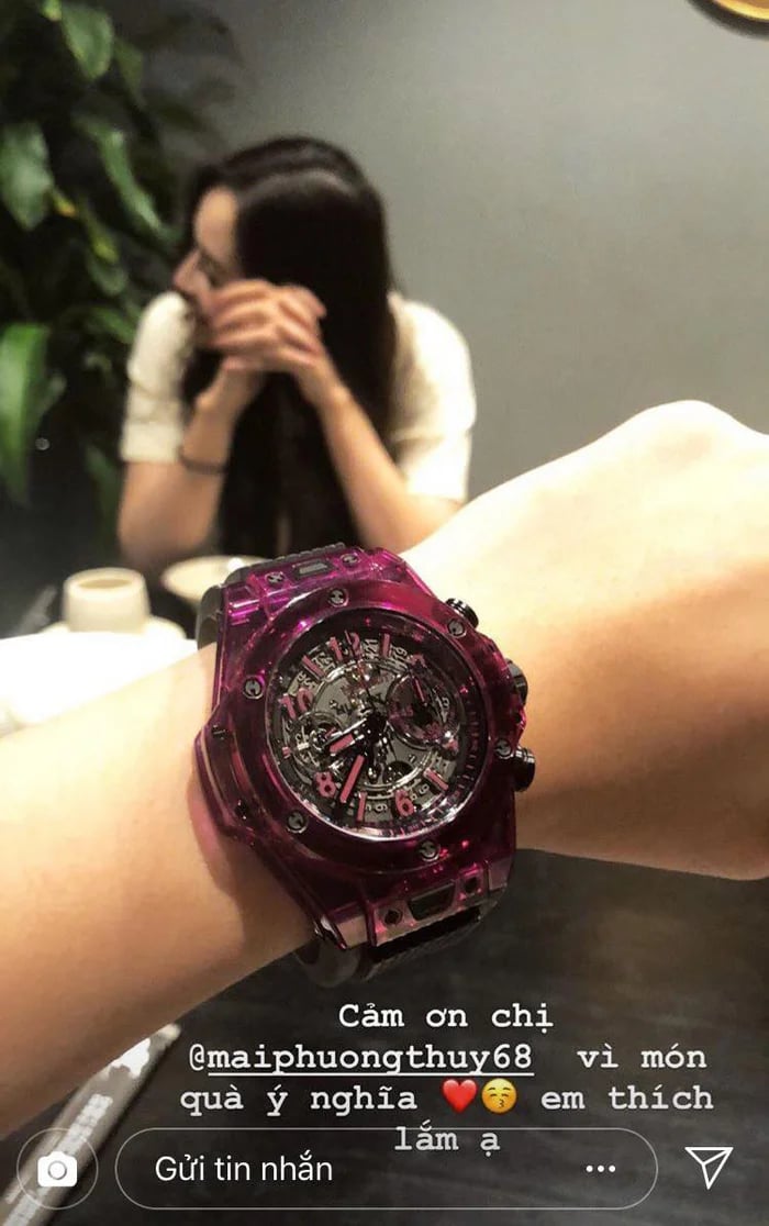 Sự hào phóng của Mai Phương Thúy dành cho người thân- Ảnh 3. Sự hào phóng của Mai Phương Thúy dành cho người thân- Ảnh 3.