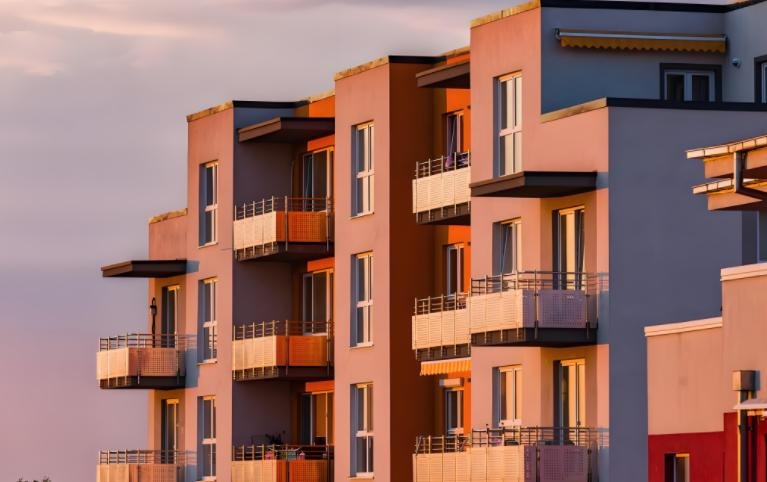 Có tiền mua chung cư cứ chọn 6 tầng "vàng ròng" này: Càng ở càng lộc, bán thì lãi to - Ảnh 1.