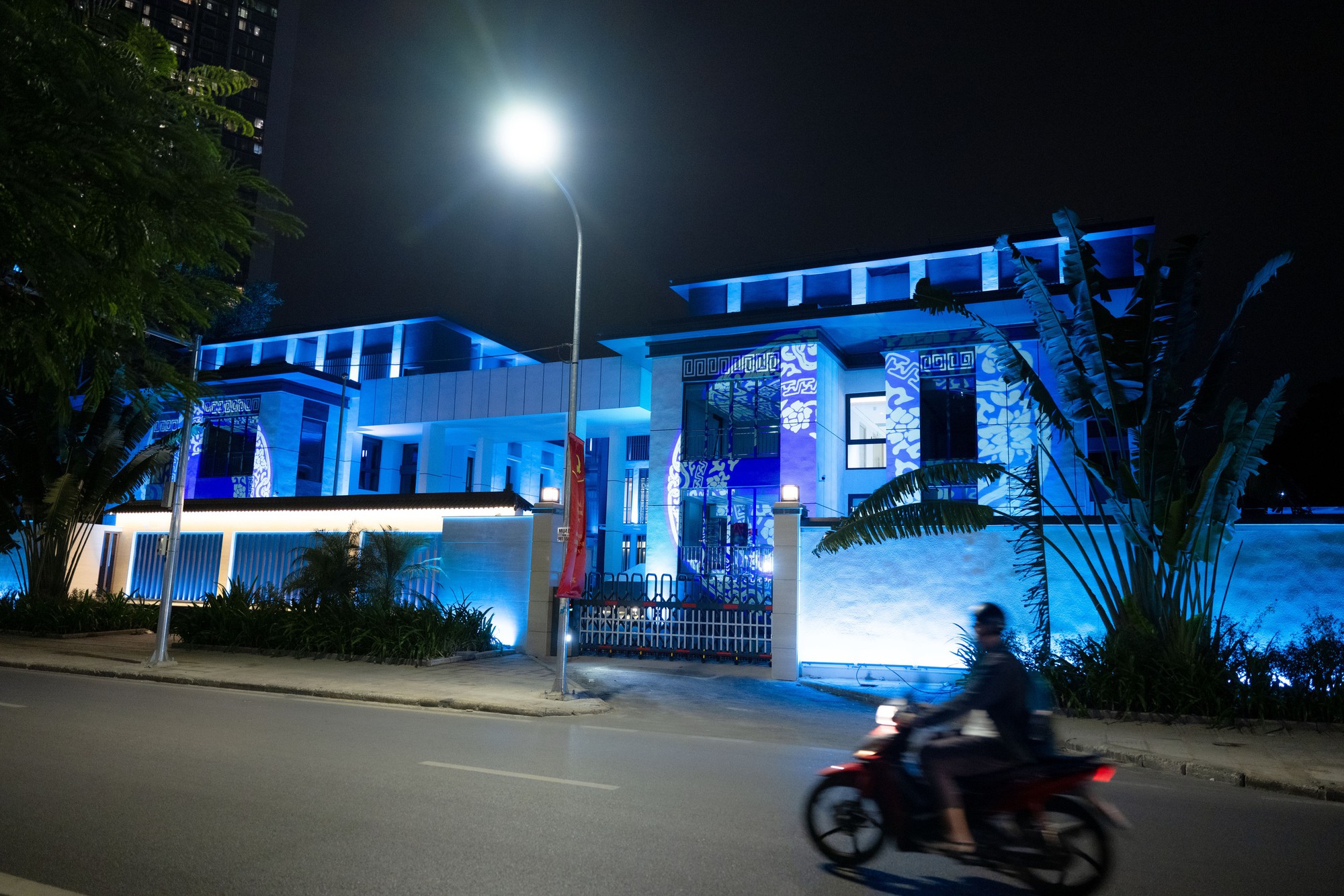 Ảnh/ CLIP: Diện mạo mới không nhận ra của ngôi “nhà ma” số 300 Kim Mã (Hà Nội)- Ảnh 19. Ảnh/ CLIP: Diện mạo mới không nhận ra của ngôi “nhà ma” số 300 Kim Mã (Hà Nội)- Ảnh 19.