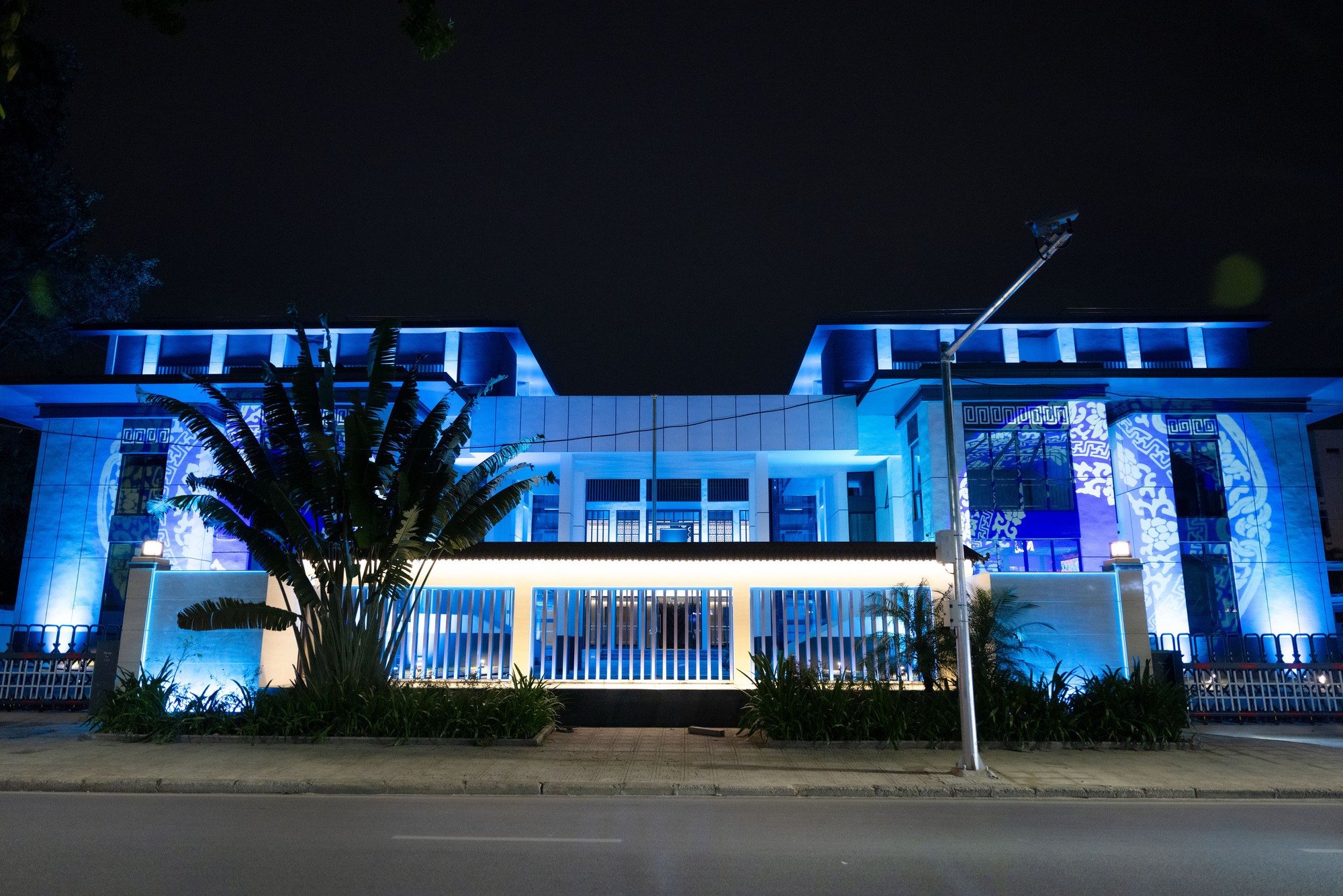 Ảnh/ CLIP: Diện mạo mới không nhận ra của ngôi “nhà ma” số 300 Kim Mã (Hà Nội)- Ảnh 11. Ảnh/ CLIP: Diện mạo mới không nhận ra của ngôi “nhà ma” số 300 Kim Mã (Hà Nội)- Ảnh 11.