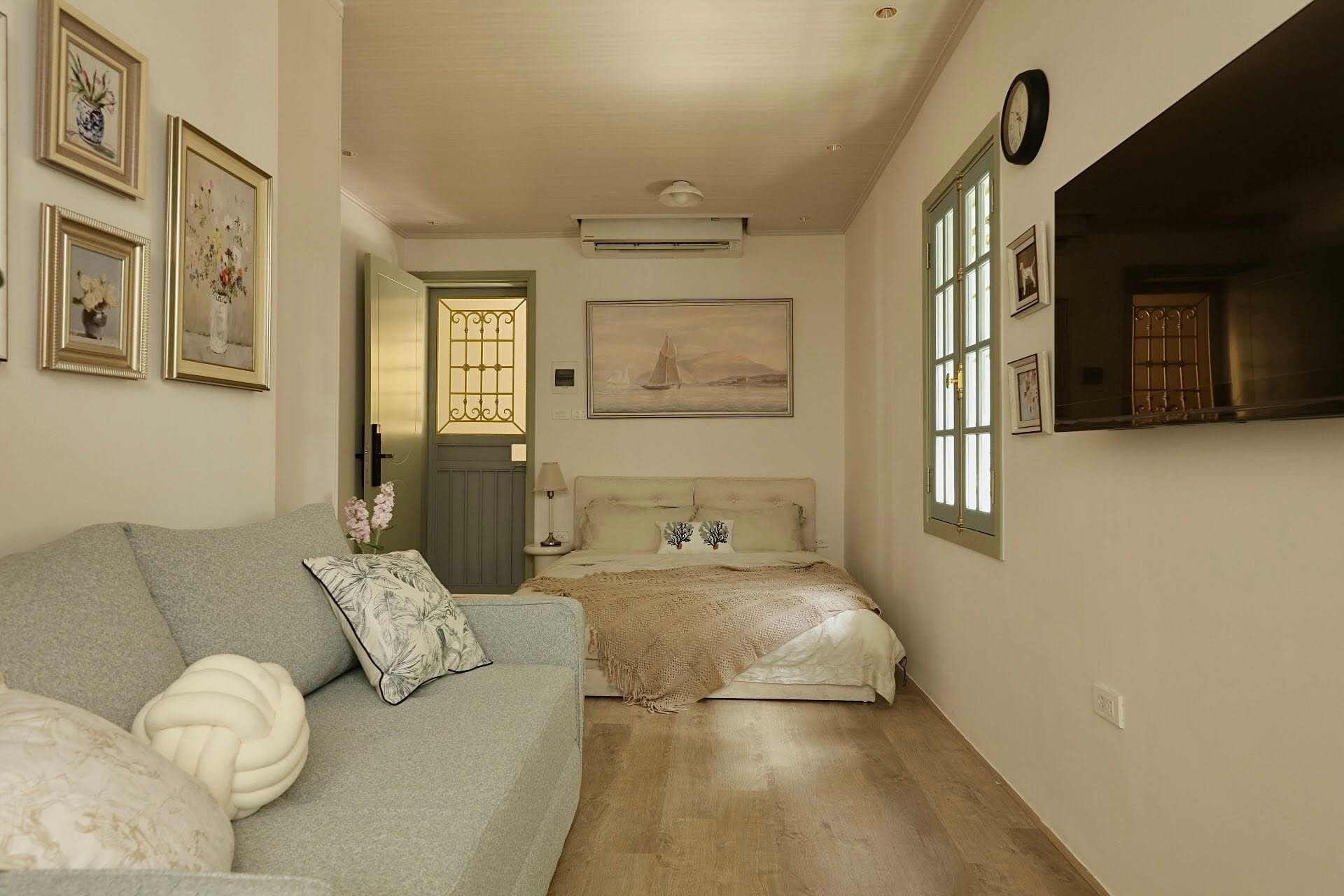 20m² giữa lòng Hà Nội vẫn có thể thành tổ ấm trong mơ: Câu chuyện cải tạo nửa tỷ đồng của vợ chồng trung niên khiến nhiều người thay đổi cách nhìn- Ảnh 7.