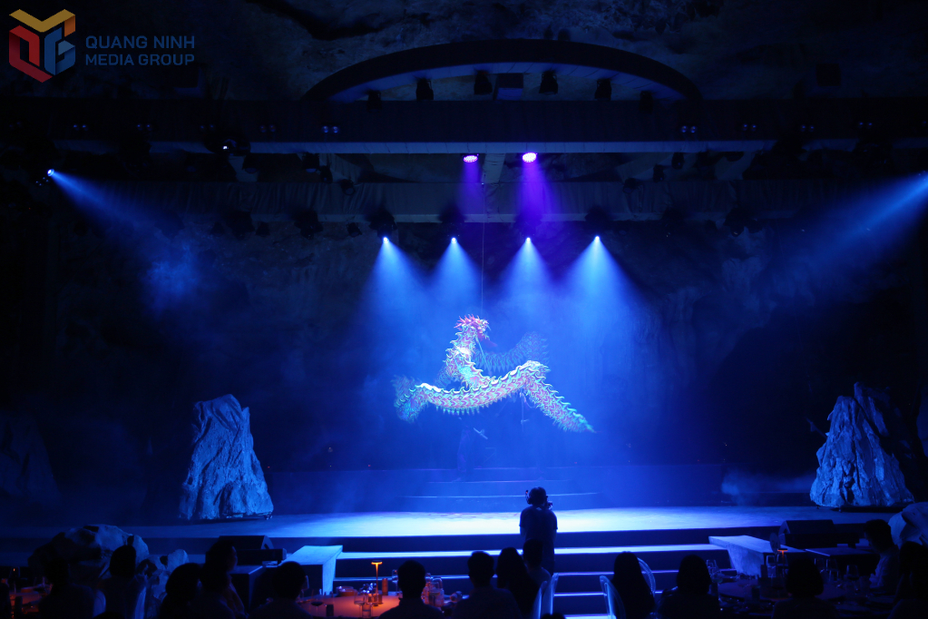 Phát hiện hang động cảnh huyền bí, nổi lên qua 1 bộ ảnh, du khách nhận xét: Ngỡ như trong phim- Ảnh 8. Phát hiện hang động cảnh huyền bí, nổi lên qua 1 bộ ảnh, du khách nhận xét: Ngỡ như trong phim- Ảnh 8.