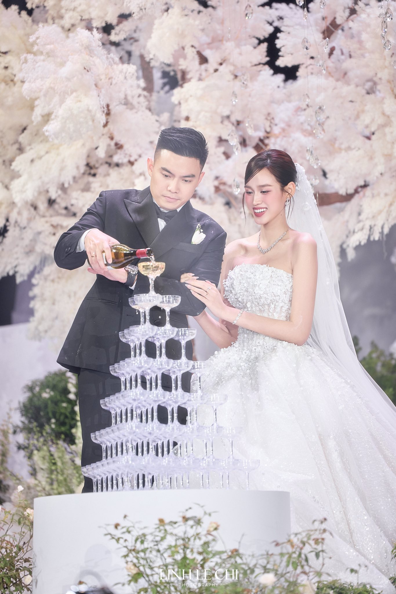 Lùm xùm của Hoa hậu Đỗ Hà dậy sóng trở lại- Ảnh 8. Lùm xùm của Hoa hậu Đỗ Hà dậy sóng trở lại- Ảnh 8.