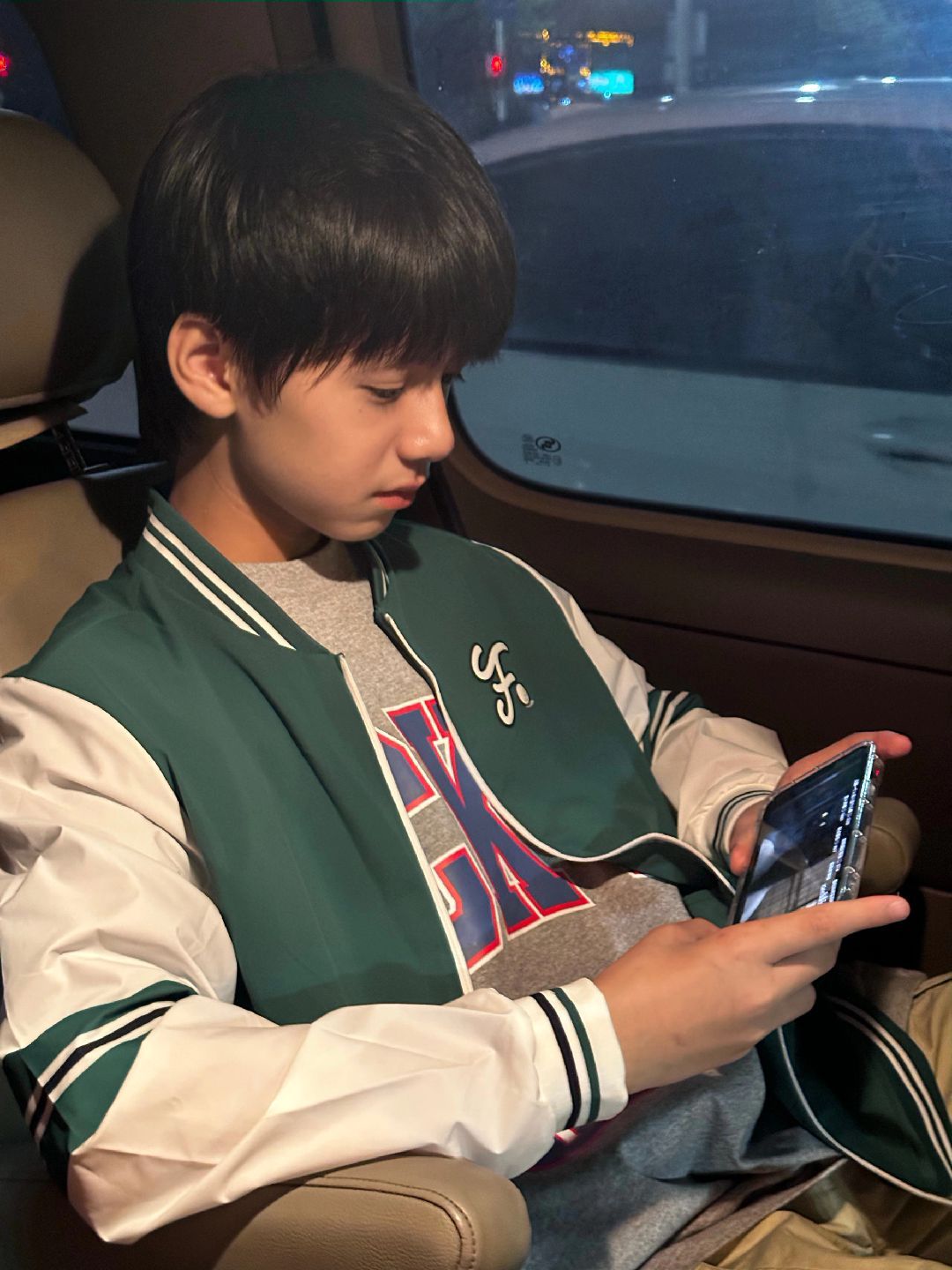 Tâm sự của người mẹ: Tôi lo con trai Gen Alpha của mình trở thành một đứa trẻ hư hỏng- Ảnh 3. Tâm sự của người mẹ: Tôi lo con trai Gen Alpha của mình trở thành một đứa trẻ hư hỏng- Ảnh 3.