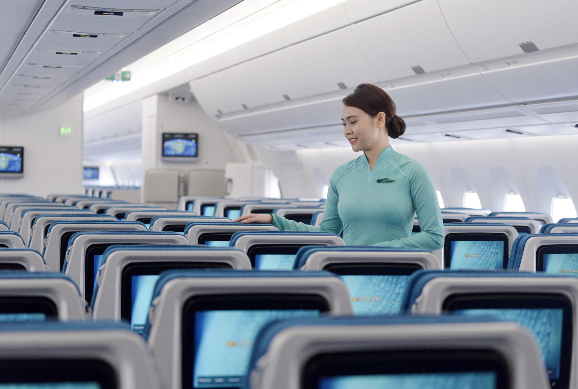 Sự thật về wifi "không phải ai cũng biết" trên máy bay Vietnam Airlines, hành khách đọc hết dòng hướng dẫn mới vỡ lẽ - Ảnh 1. Sự thật về wifi "không phải ai cũng biết" trên máy bay Vietnam Airlines, hành khách đọc hết dòng hướng dẫn mới vỡ lẽ - Ảnh 1.
