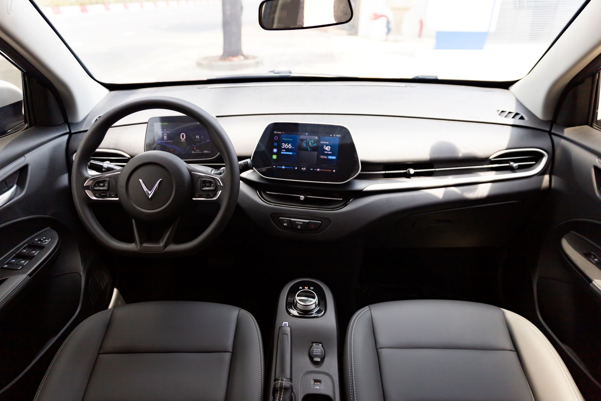 VinFast VF 5 - “Xe quốc dân” thế hệ mới trên thị trường ô tô Việt Nam - Ảnh 1.