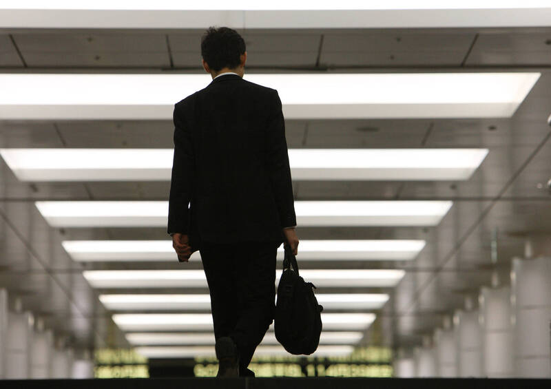 Tiết kiệm chục triệu tiền phí môi giới, người đàn ông mất hơn 1 tỷ đồng vì mua nhà "qua tay"- Ảnh 1.