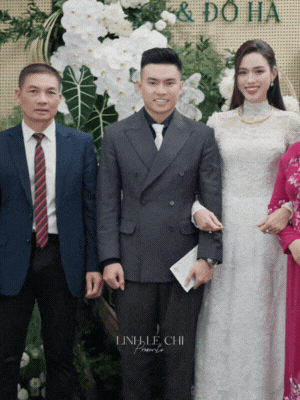 Chủ tịch tập đoàn Sơn Hải trao cho Hoa hậu Đỗ Hà 1 phong bì, bên trên có 4 chữ- Ảnh 4. Chủ tịch tập đoàn Sơn Hải trao cho Hoa hậu Đỗ Hà 1 phong bì, bên trên có 4 chữ- Ảnh 4.