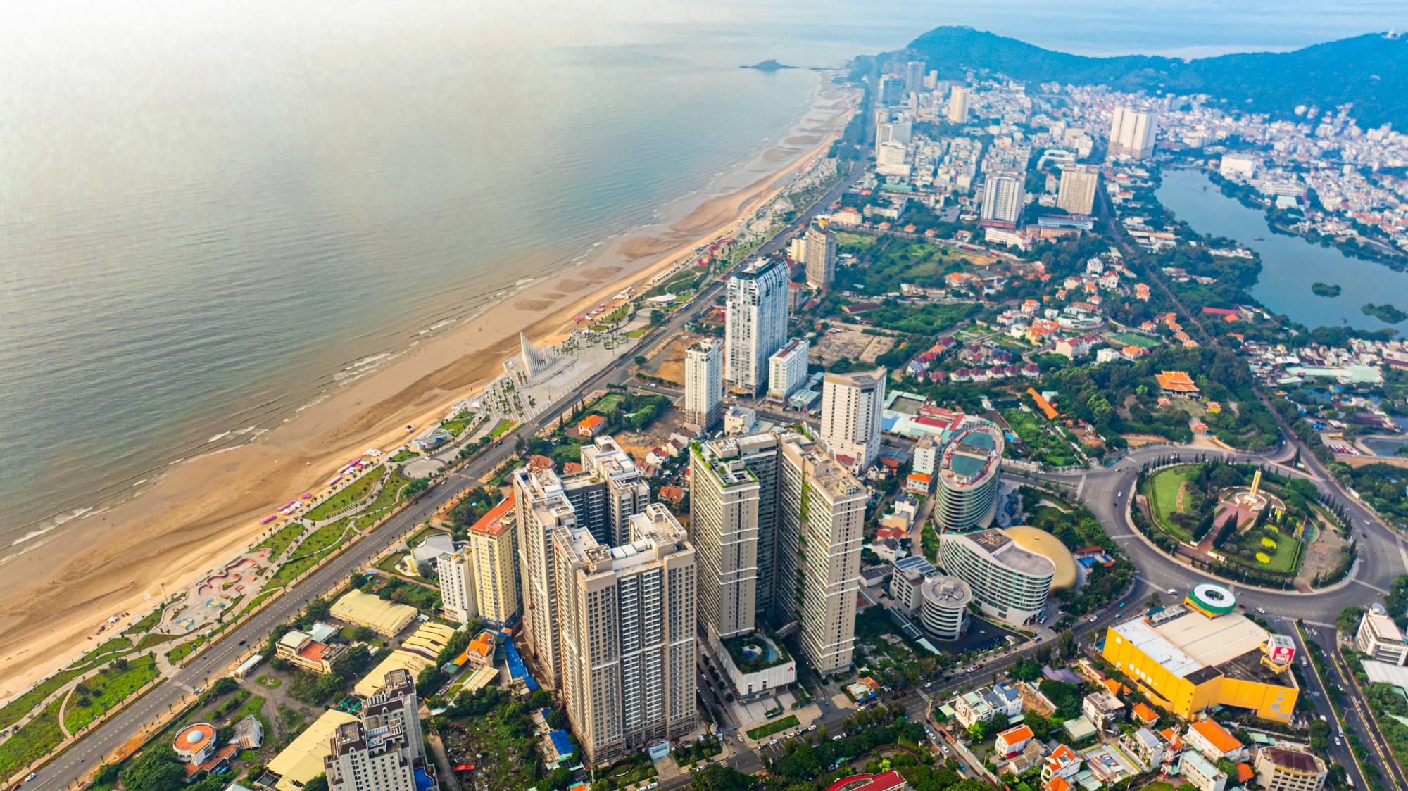 Cận cảnh tòa tháp có 143 trụ bê tông, trị giá 155 tỷ, là món quà của Sun Group: Thi công nhanh kỷ lục, vừa hoàn thành đã là điểm hot check in- Ảnh 8. Cận cảnh tòa tháp có 143 trụ bê tông, trị giá 155 tỷ, là món quà của Sun Group: Thi công nhanh kỷ lục, vừa hoàn thành đã là điểm hot check in- Ảnh 8.