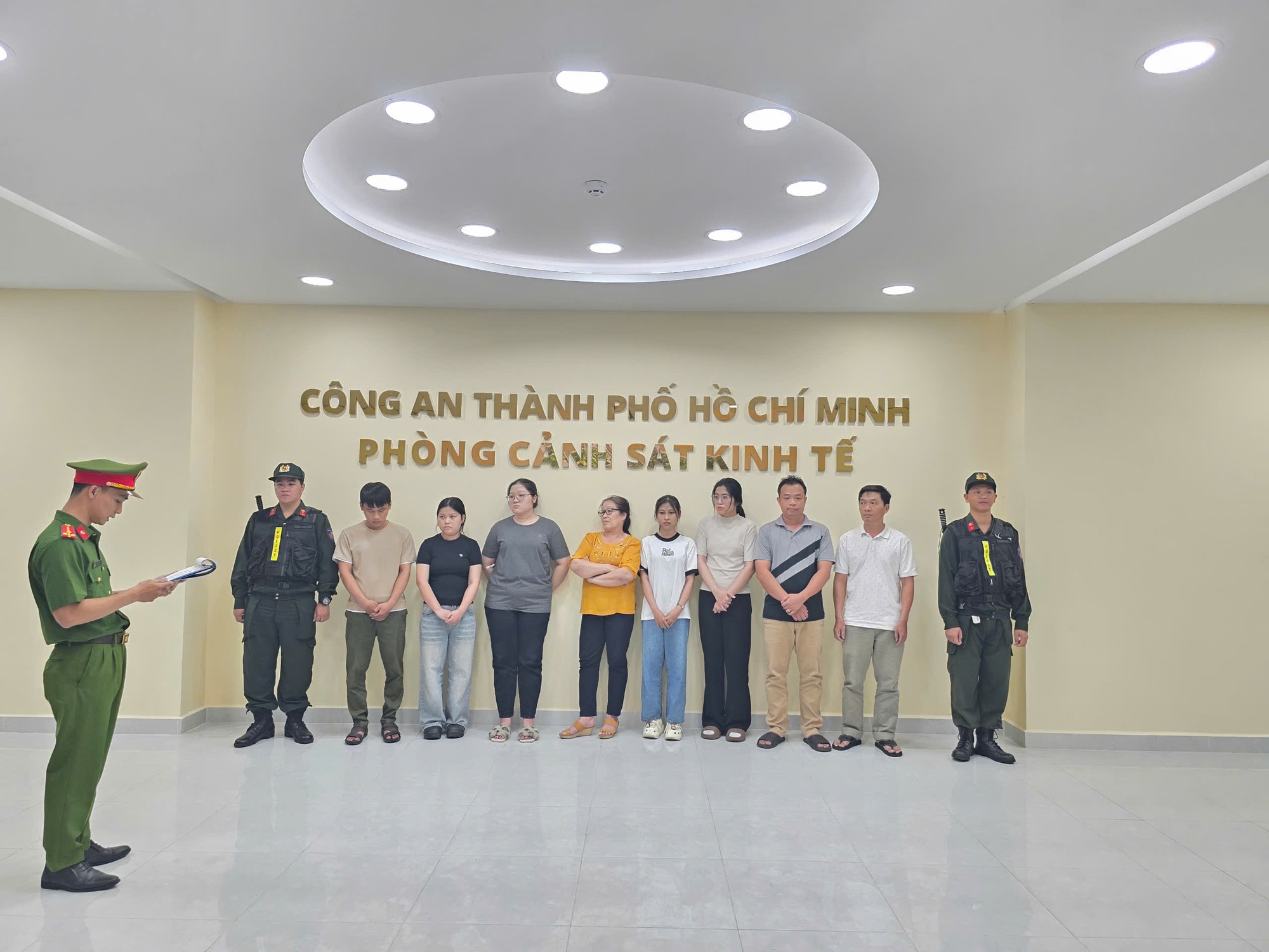 - Ảnh 1. - Ảnh 1.