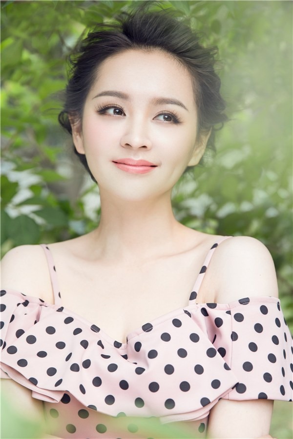 Đến lượt chồng đại gia của "nữ diễn viên phim giờ vàng" bị điều tra tội hối lộ- Ảnh 3. Đến lượt chồng đại gia của "nữ diễn viên phim giờ vàng" bị điều tra tội hối lộ- Ảnh 3.