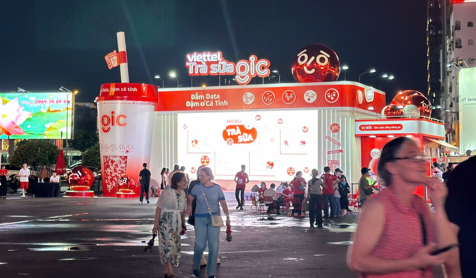 Viettel mở tiệm trà sữa hay chỉ là chiến dịch marketing? - Ảnh 1. Viettel mở tiệm trà sữa hay chỉ là chiến dịch marketing? - Ảnh 1.