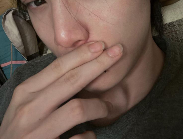 Sáng dậy nhận thấy 5 dấu hiệu này, chỉ sợ gan của bạn đã "xơ xác" như tổ ong! - Ảnh 1.