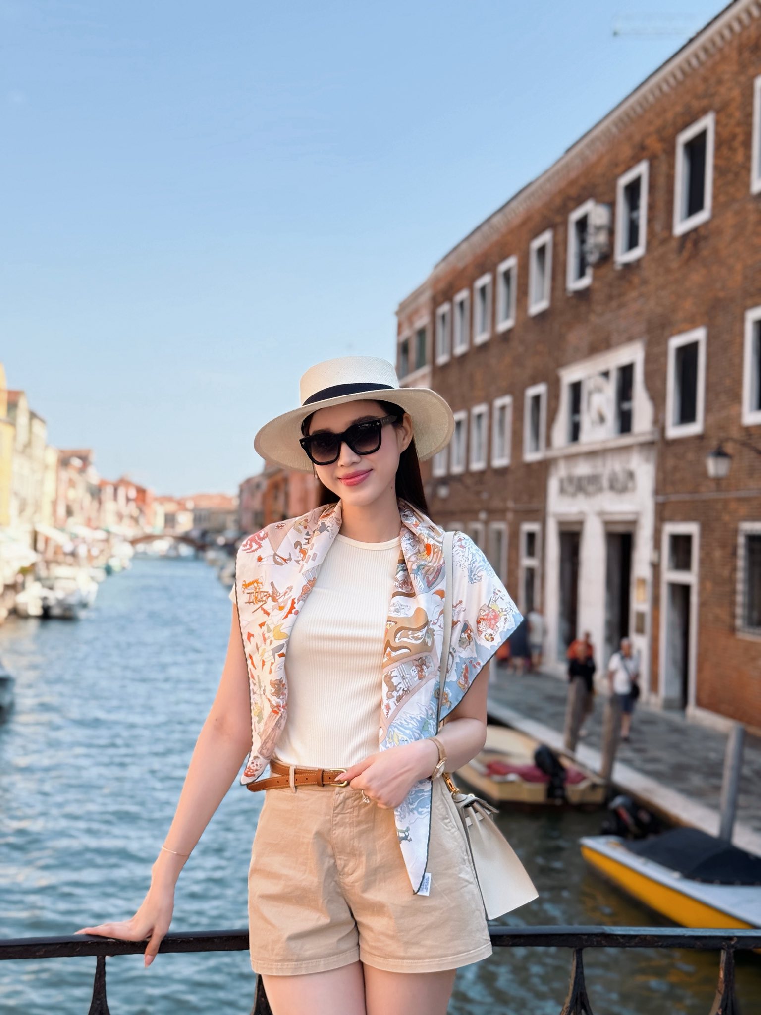 Lấy doanh nhân Viết Vương, Hoa hậu Đỗ Hà được 1 điều khiến bao cô vợ ao ước!- Ảnh 4. Lấy doanh nhân Viết Vương, Hoa hậu Đỗ Hà được 1 điều khiến bao cô vợ ao ước!- Ảnh 4.