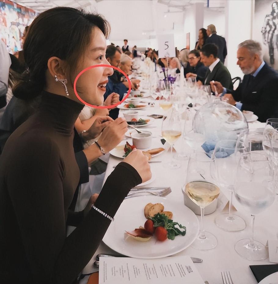 Nữ tỷ phú Chương Trạch Thiên nắm trong tay 8,4 tỷ USD bị cư dân mạng chê mặc đồ nhăn như hàng chợ: Sự thật còn kinh khủng hơn thế!- Ảnh 2.