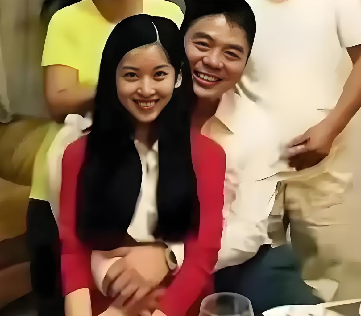 Nữ tỷ phú Chương Trạch Thiên nắm trong tay 8,4 tỷ USD bị cư dân mạng chê mặc đồ nhăn như hàng chợ: Sự thật còn kinh khủng hơn thế!- Ảnh 7.