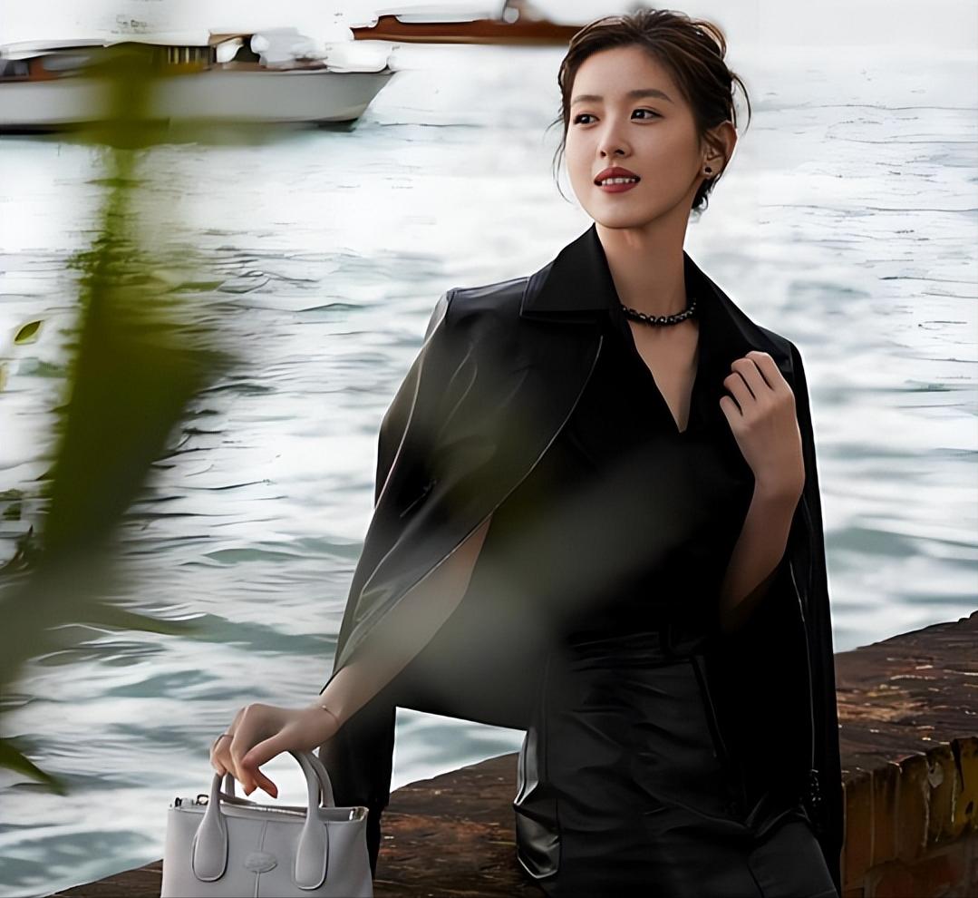 Nữ tỷ phú Chương Trạch Thiên nắm trong tay 8,4 tỷ USD bị cư dân mạng chê mặc đồ nhăn như hàng chợ: Sự thật còn kinh khủng hơn thế!- Ảnh 25.