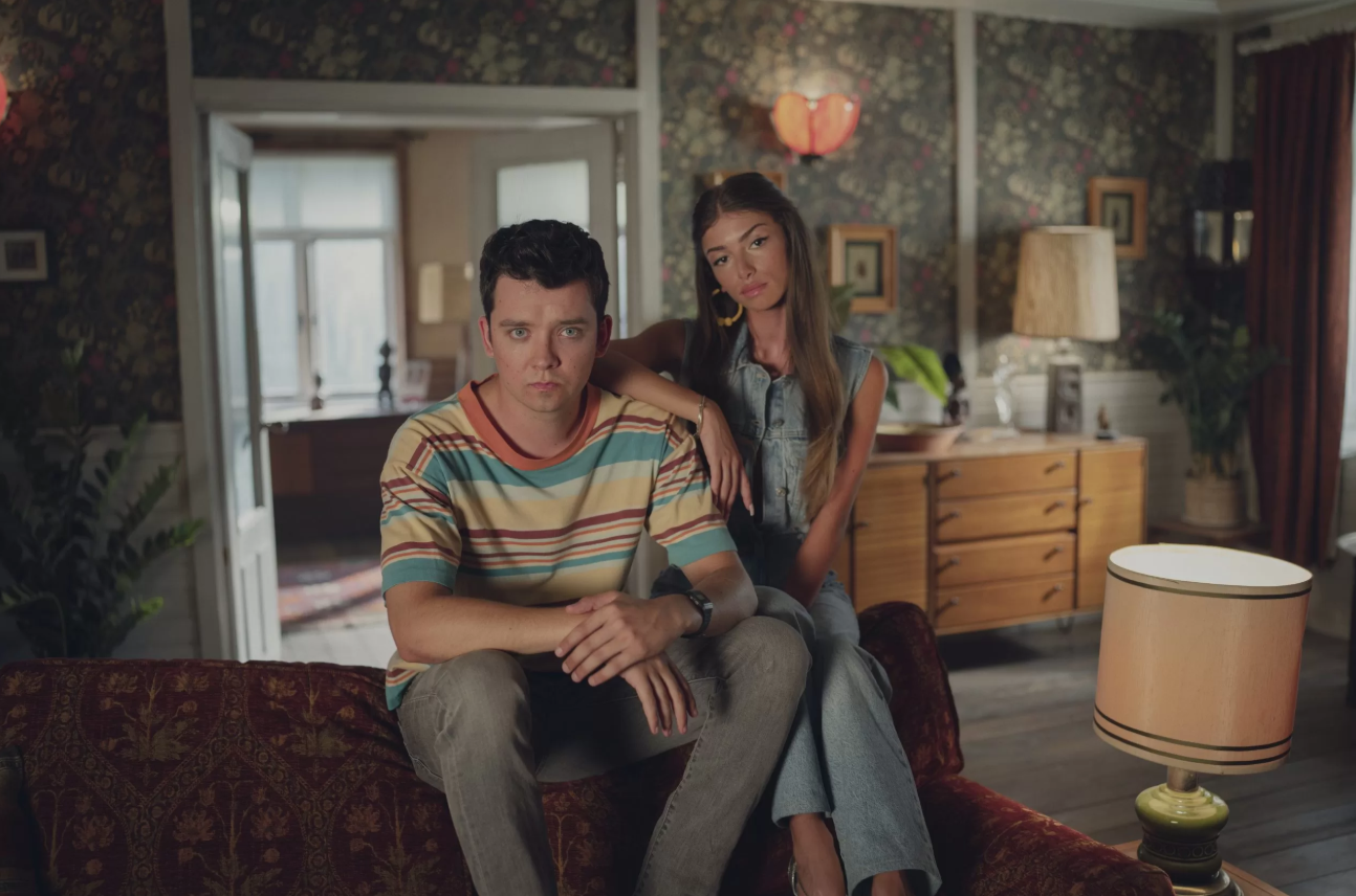 Xem phim Sex Education, tôi tò mò hỏi thử con 1 điều: Những thứ con kể sau đó khiến tôi sốc vô cùng!- Ảnh 1. Xem phim Sex Education, tôi tò mò hỏi thử con 1 điều: Những thứ con kể sau đó khiến tôi sốc vô cùng!- Ảnh 1.