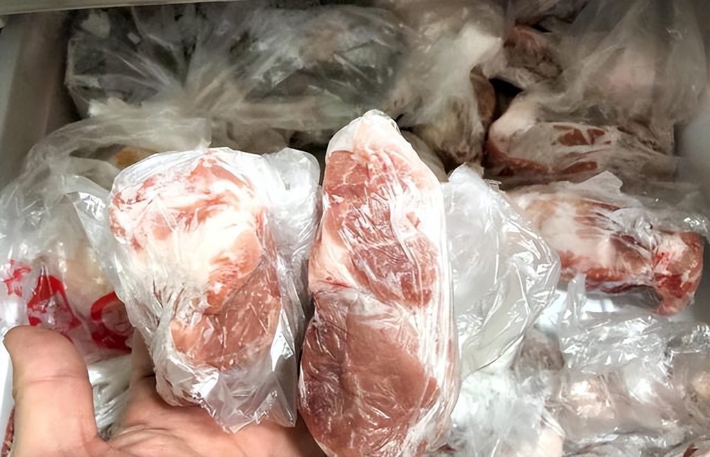 Ngày càng nhiều người mắc ung thư đại tràng? Bác sĩ khuyên: Chớ dại đụng 3 món này để lâu trong tủ lạnh- Ảnh 3.