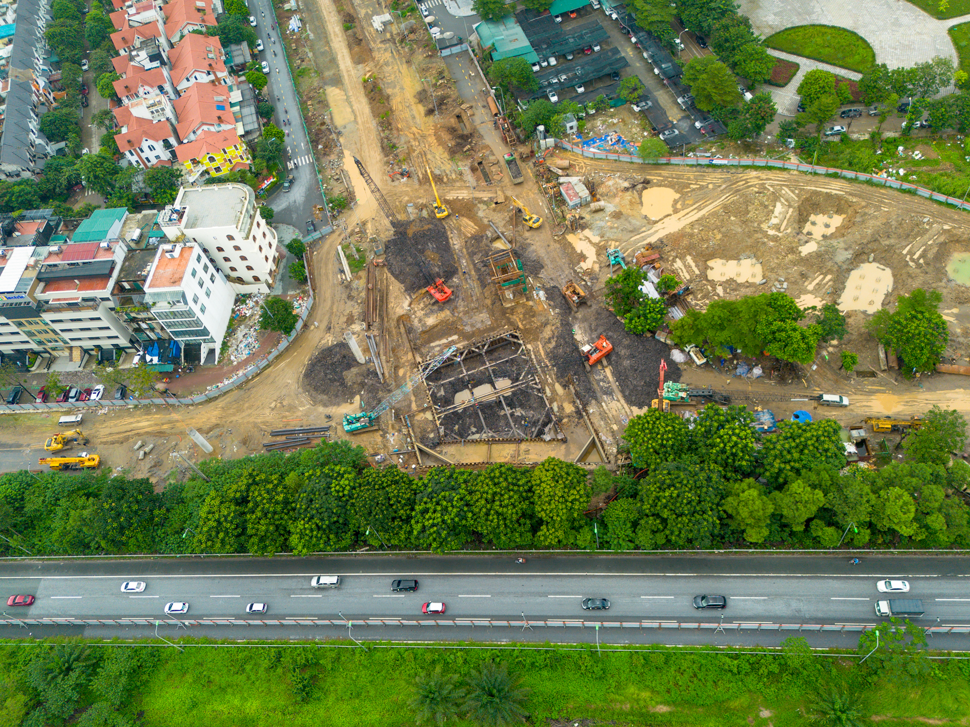 Thay bạn đi xem công trường xây nút giao 2.400 tỷ vượt qua đại lộ rộng nhất Việt Nam 6 Thay bạn đi xem công trường xây nút giao 2.400 tỷ vượt qua đại lộ rộng nhất Việt Nam, đại dự án của Vinhomes hưởng lợi - Ảnh 6.