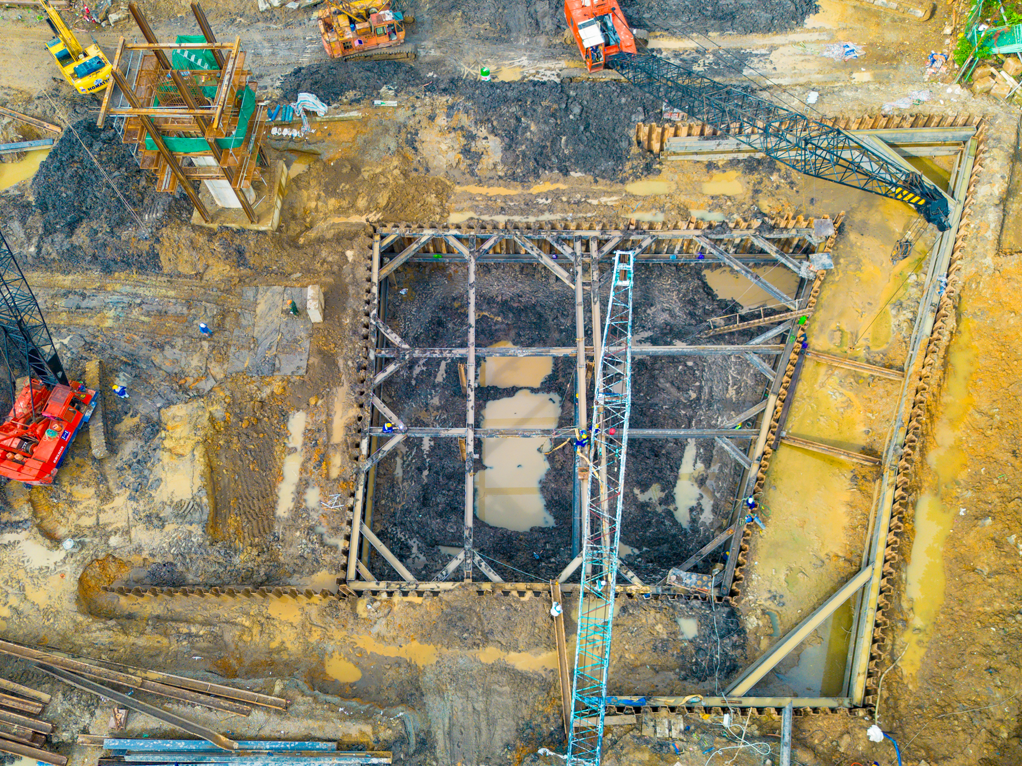 Thay bạn đi xem công trường xây nút giao 2.400 tỷ vượt qua đại lộ rộng nhất Việt Nam 7 Thay bạn đi xem công trường xây nút giao 2.400 tỷ vượt qua đại lộ rộng nhất Việt Nam, đại dự án của Vinhomes hưởng lợi - Ảnh 7.