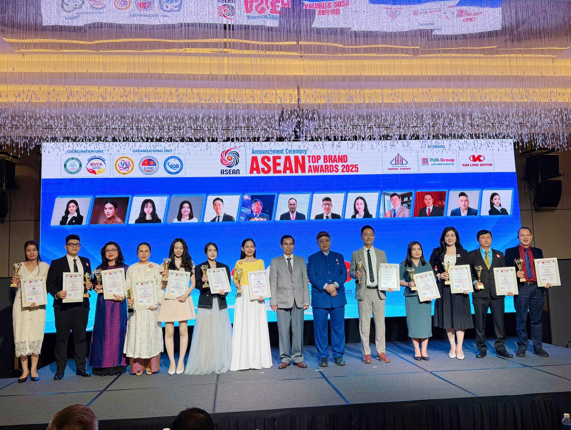 Giải thưởng ASEAN - Sức nặng của triết lý 'Hạt mầm gieo từ tâm' từ VINIMEX Group- Ảnh 2. Giải thưởng ASEAN - Sức nặng của triết lý 'Hạt mầm gieo từ tâm' từ VINIMEX Group- Ảnh 2.