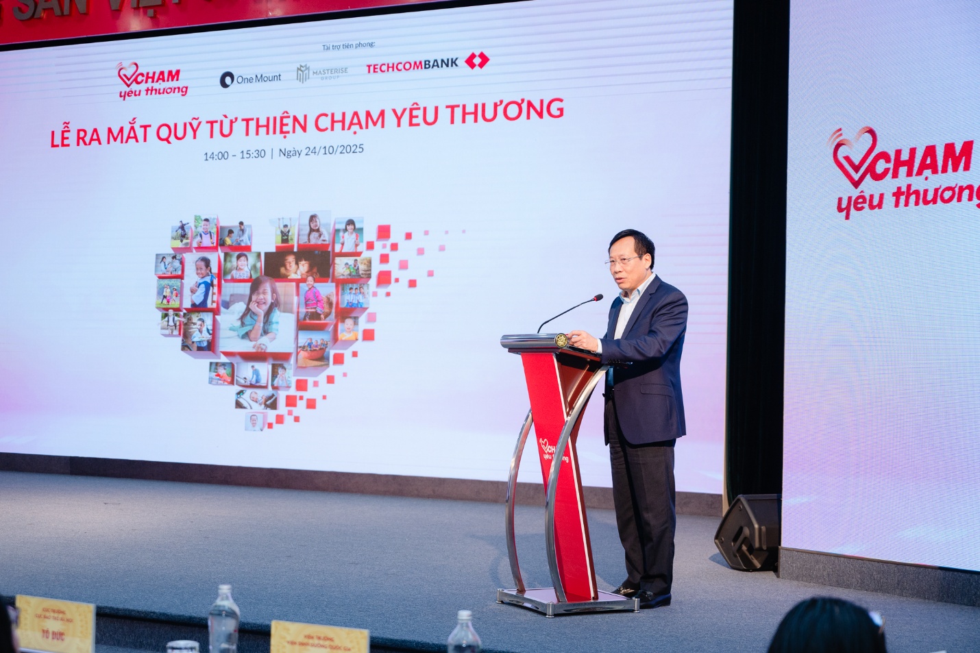 Quỹ từ thiện Chạm Yêu Thương chính thức ra mắt. Khi yêu thương được chạm – hạnh phúc được gieo mầm - Ảnh 2.