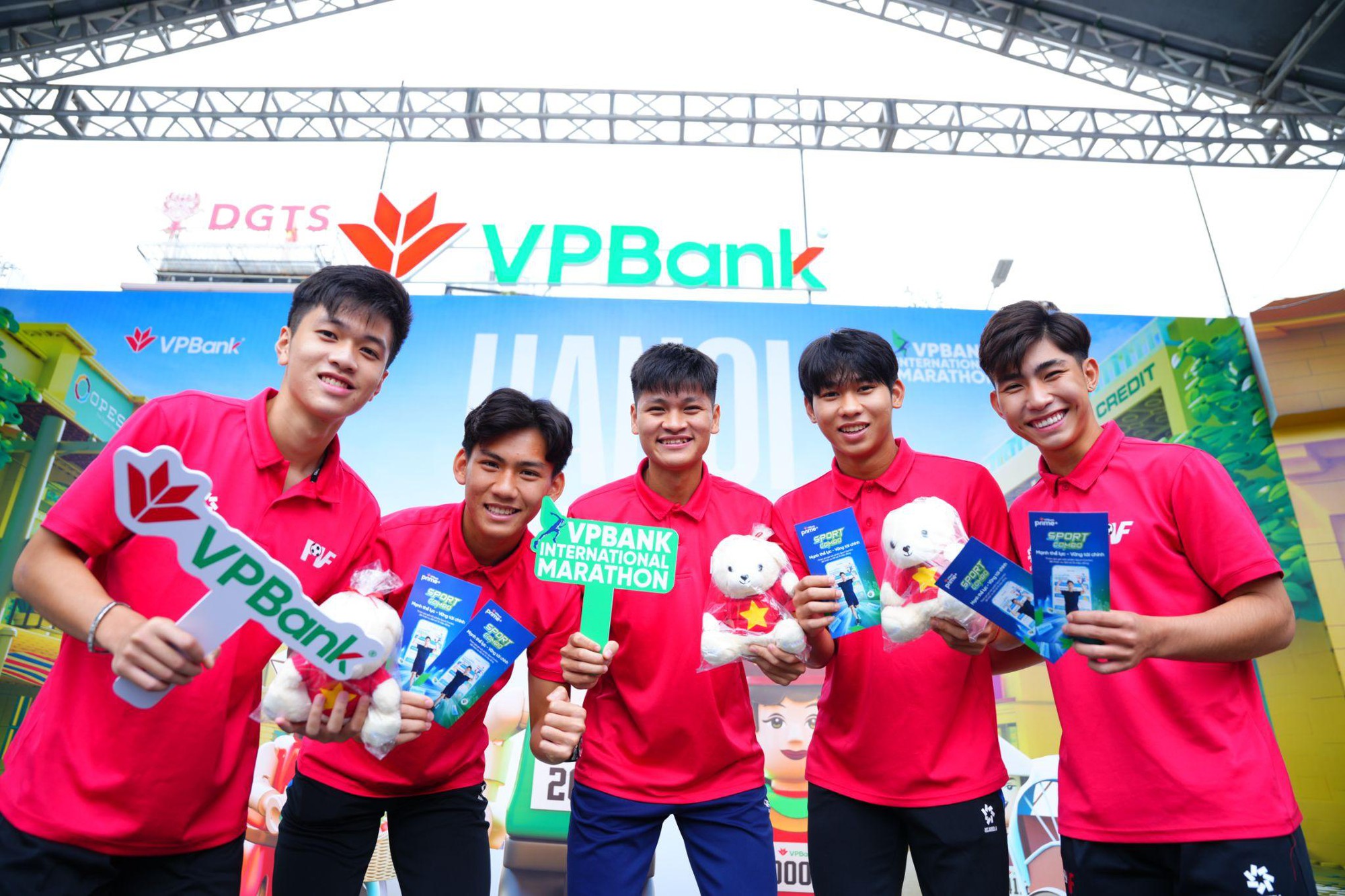 Dàn runner “khủng long” đổ bộ VPBank Hanoi International Marathon 2025 - Ảnh 7. Dàn runner “khủng long” đổ bộ VPBank Hanoi International Marathon 2025 - Ảnh 7.