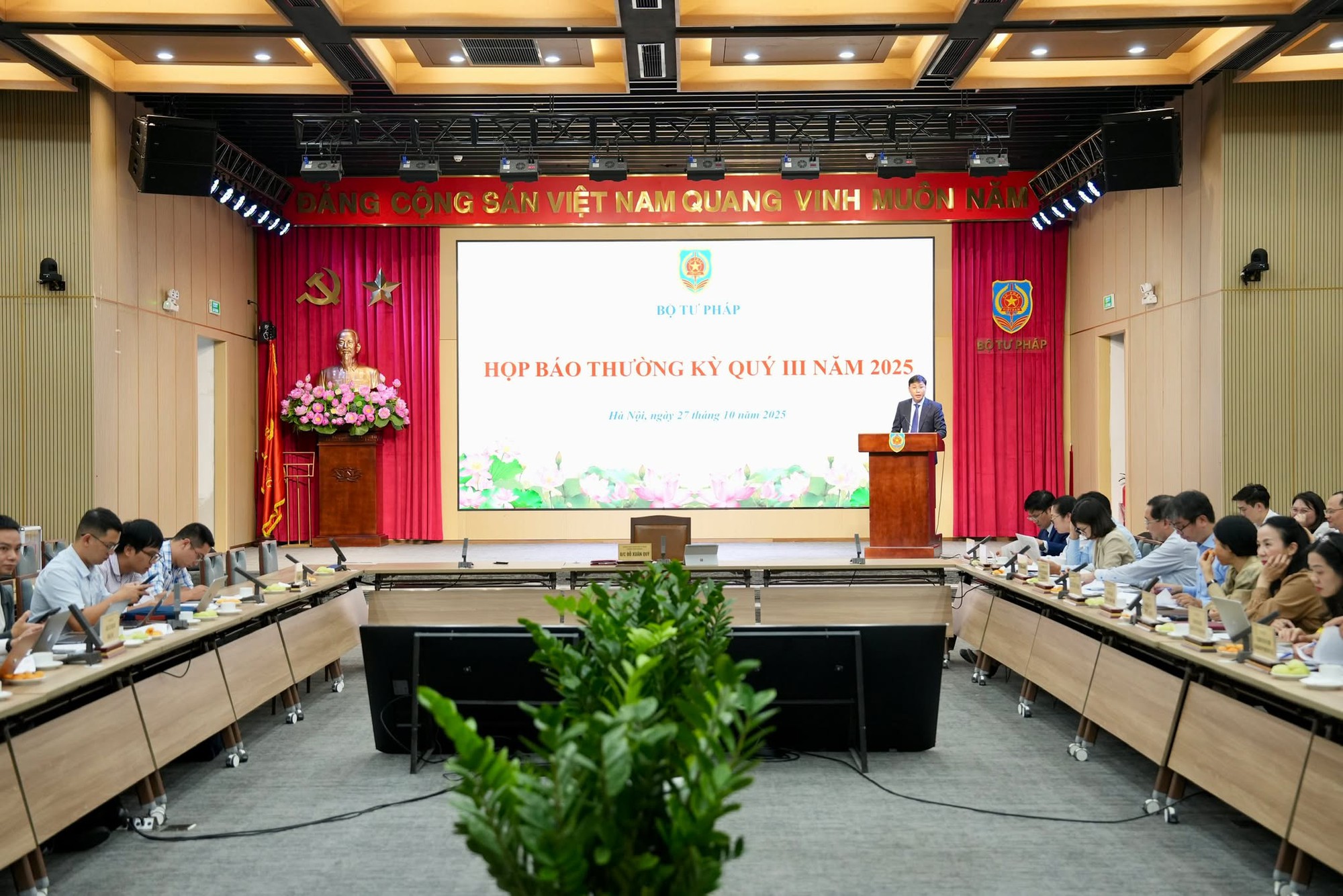 Bộ Tư pháp: Ông Đinh La Thăng đang chấp hành hình phạt tù, tài sản không đảm bảo để thi hành án - Ảnh 1.