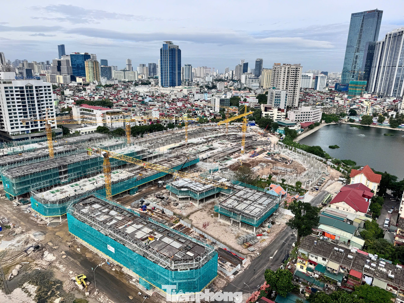 Cận cảnh công trường nghìn tỷ trên khu 'đất vàng' Giảng Võ 7 Cận cảnh công trường nghìn tỷ trên khu 'đất vàng' Giảng Võ