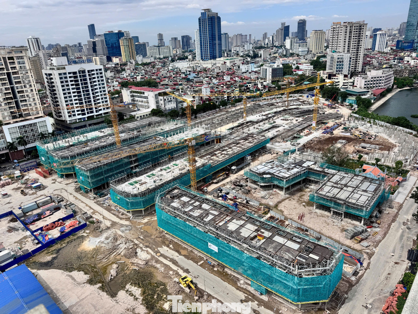 Cận cảnh công trường nghìn tỷ trên khu 'đất vàng' Giảng Võ 12 Cận cảnh công trường nghìn tỷ trên khu 'đất vàng' Giảng Võ