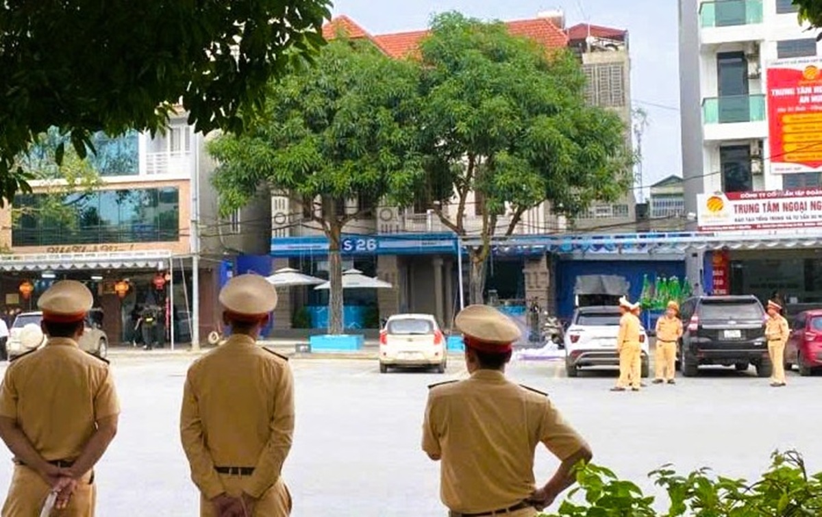 VIDEO: Công an xuất hiện tại nhà 1 doanh nhân có tiếng ở Thanh Hóa - Ảnh 5.