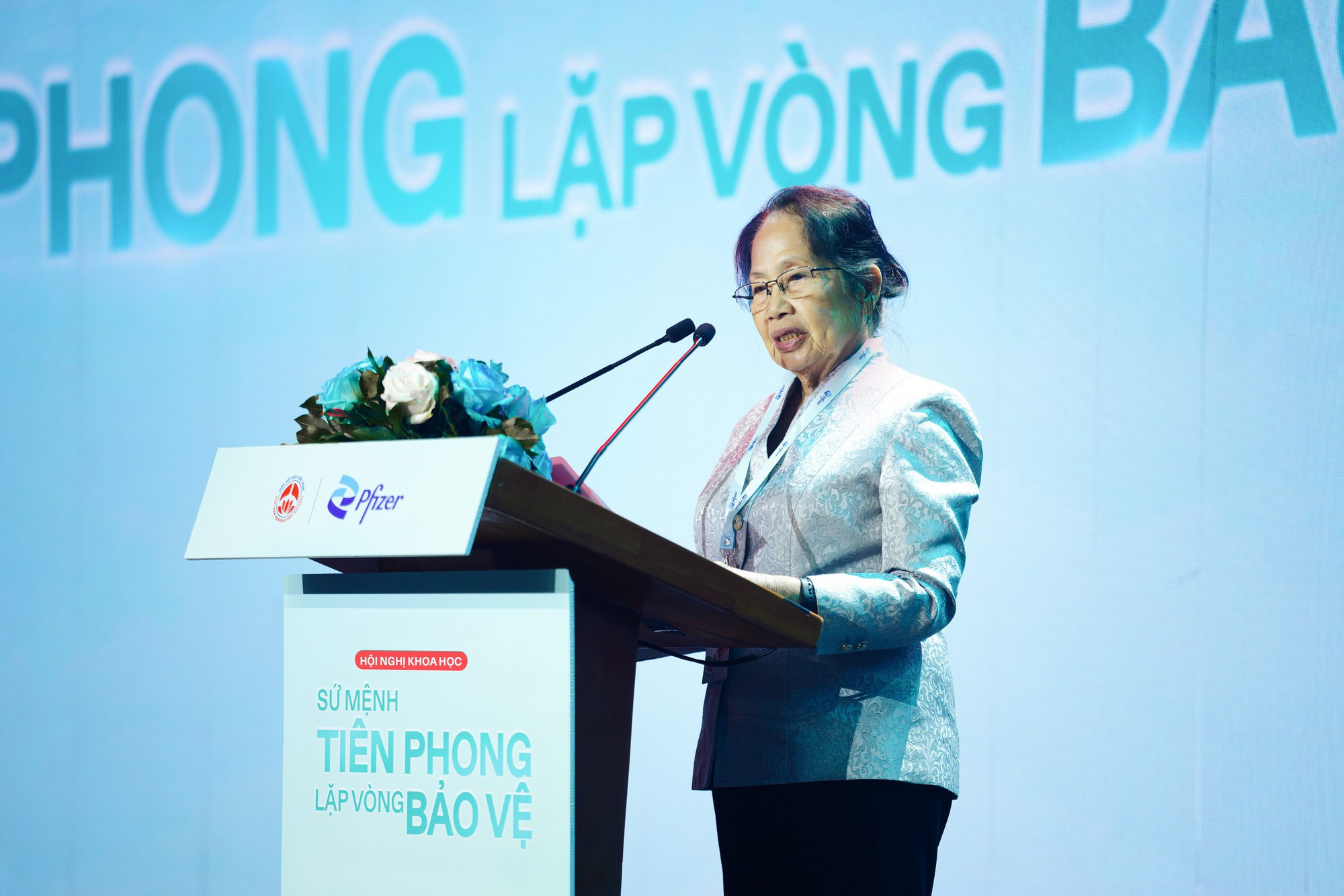 Cảnh báo NÓNG: Virus gây viêm phổi và suy hô hấp ở trẻ nhỏ, nay đang đe dọa cả người cao tuổi- Ảnh 1.