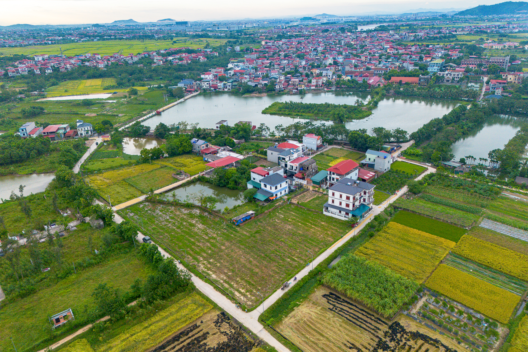 Toàn cảnh khu vực được đề xuất làm khu đô thị rộng gấp 3 lần quận Hoàn Kiếm tại tỉnh có loạt ông lớn Vingroup, Sun Group, T&T đang đầu tư 8 Toàn cảnh khu vực được đề xuất làm khu đô thị rộng gấp 3 lần quận Hoàn Kiếm; Nằm ở tỉnh có loạt ông lớn Vingroup, Sun Group, T&T đang đầu tư - Ảnh 8.