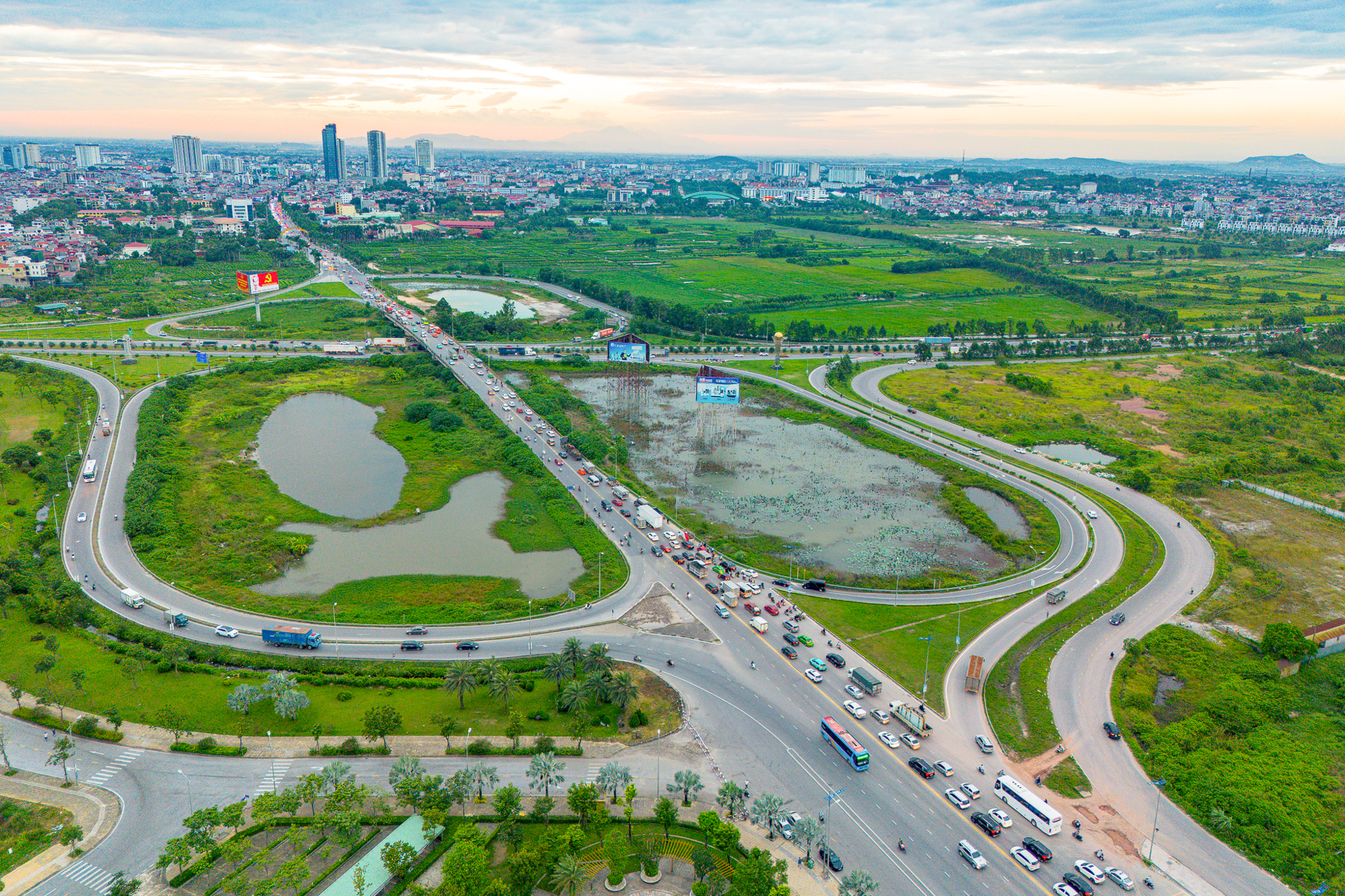 Toàn cảnh khu vực được đề xuất làm khu đô thị rộng gấp 3 lần quận Hoàn Kiếm tại tỉnh có loạt ông lớn Vingroup, Sun Group, T&T đang đầu tư 9 Toàn cảnh khu vực được đề xuất làm khu đô thị rộng gấp 3 lần quận Hoàn Kiếm; Nằm ở tỉnh có loạt ông lớn Vingroup, Sun Group, T&T đang đầu tư - Ảnh 9.